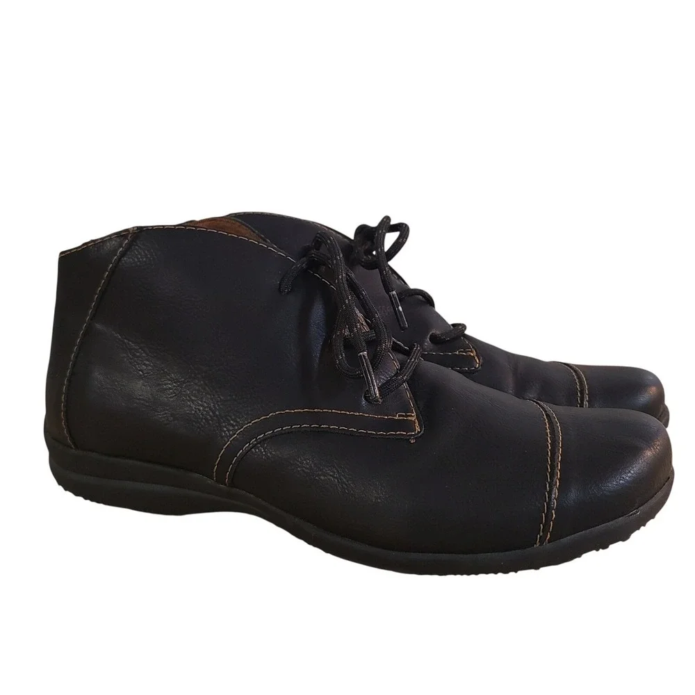 b.o.c. Sabelle Chukka Ankle Boots Women 9.5M Black Good Lace Up Cap Toe Booties - Picture 1 of 10